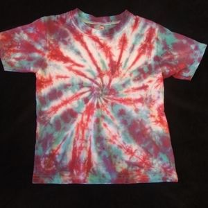 Handmade kids size 4T tie dye spiral t shirt